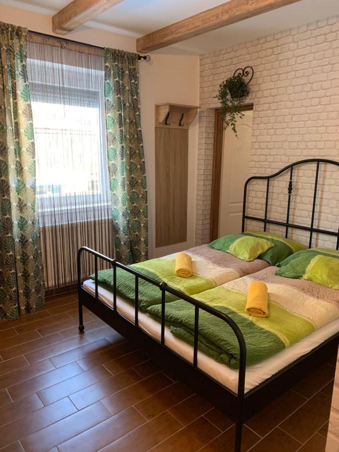 Armada Family Apartment ハイデゥソボスロー エクステリア 写真