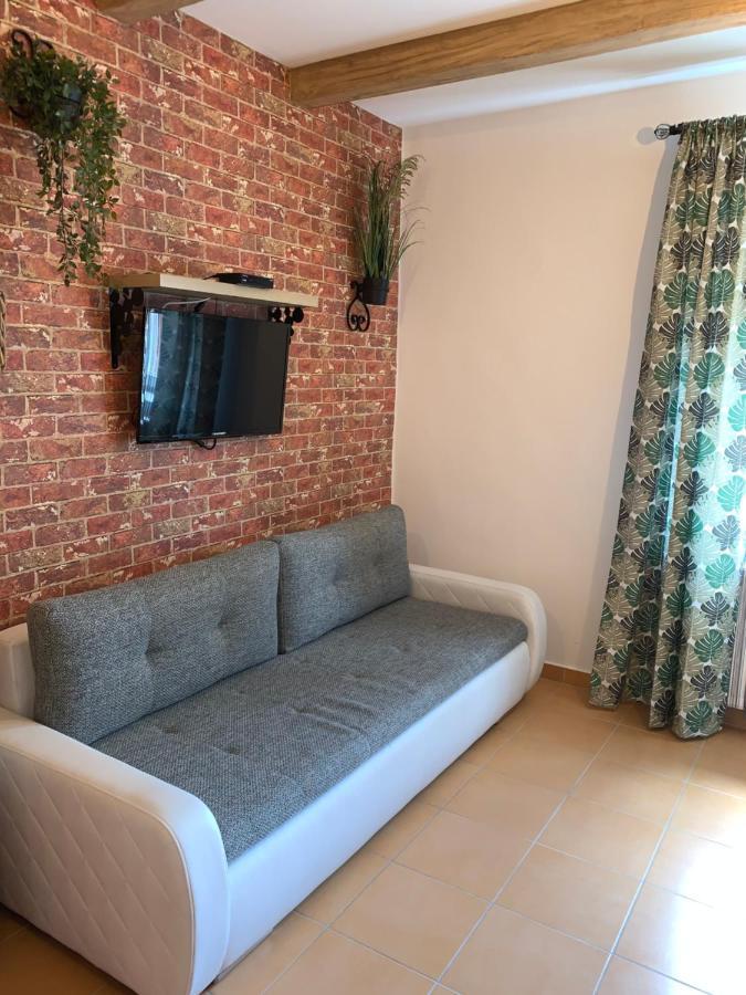 Armada Family Apartment ハイデゥソボスロー エクステリア 写真