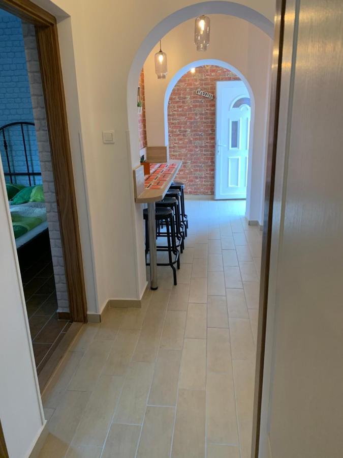 Armada Family Apartment ハイデゥソボスロー エクステリア 写真