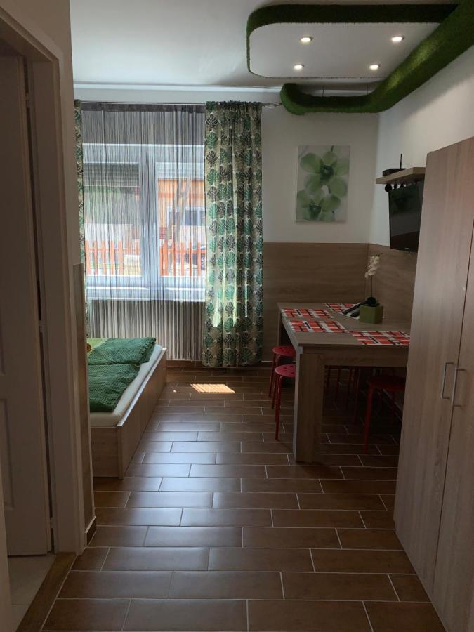 Armada Family Apartment ハイデゥソボスロー エクステリア 写真