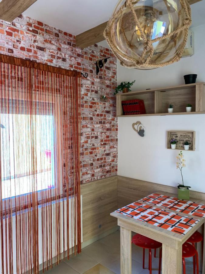 Armada Family Apartment ハイデゥソボスロー エクステリア 写真